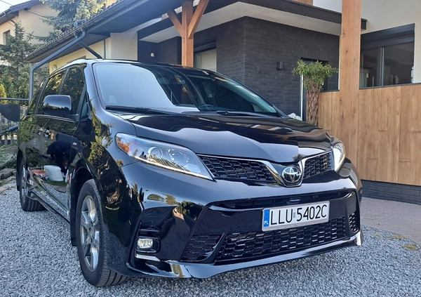 Toyota Sienna cena 169000 przebieg: 29000, rok produkcji 2020 z Łuków małe 631